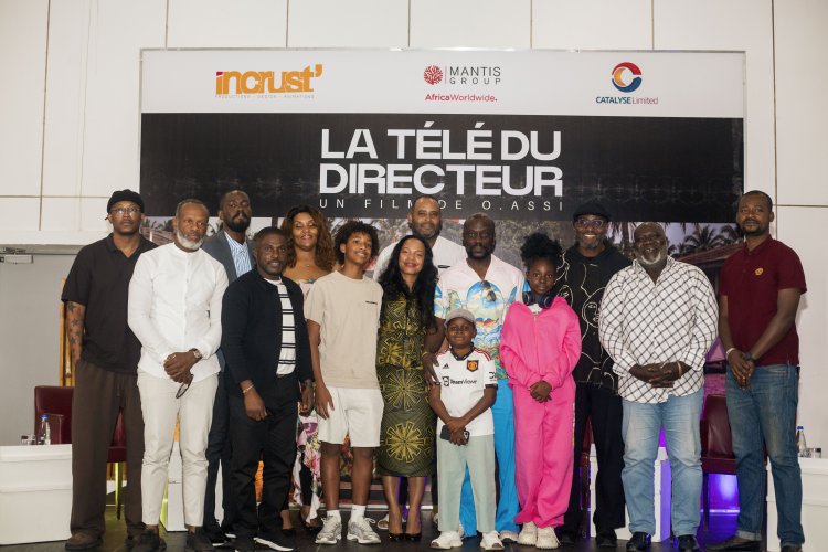 « La Télé du Directeur » : O. Assi célèbre la mémoire ivoirienne à travers l’école et les valeurs d’une époque